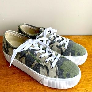Steve Madden Sneaker Camo